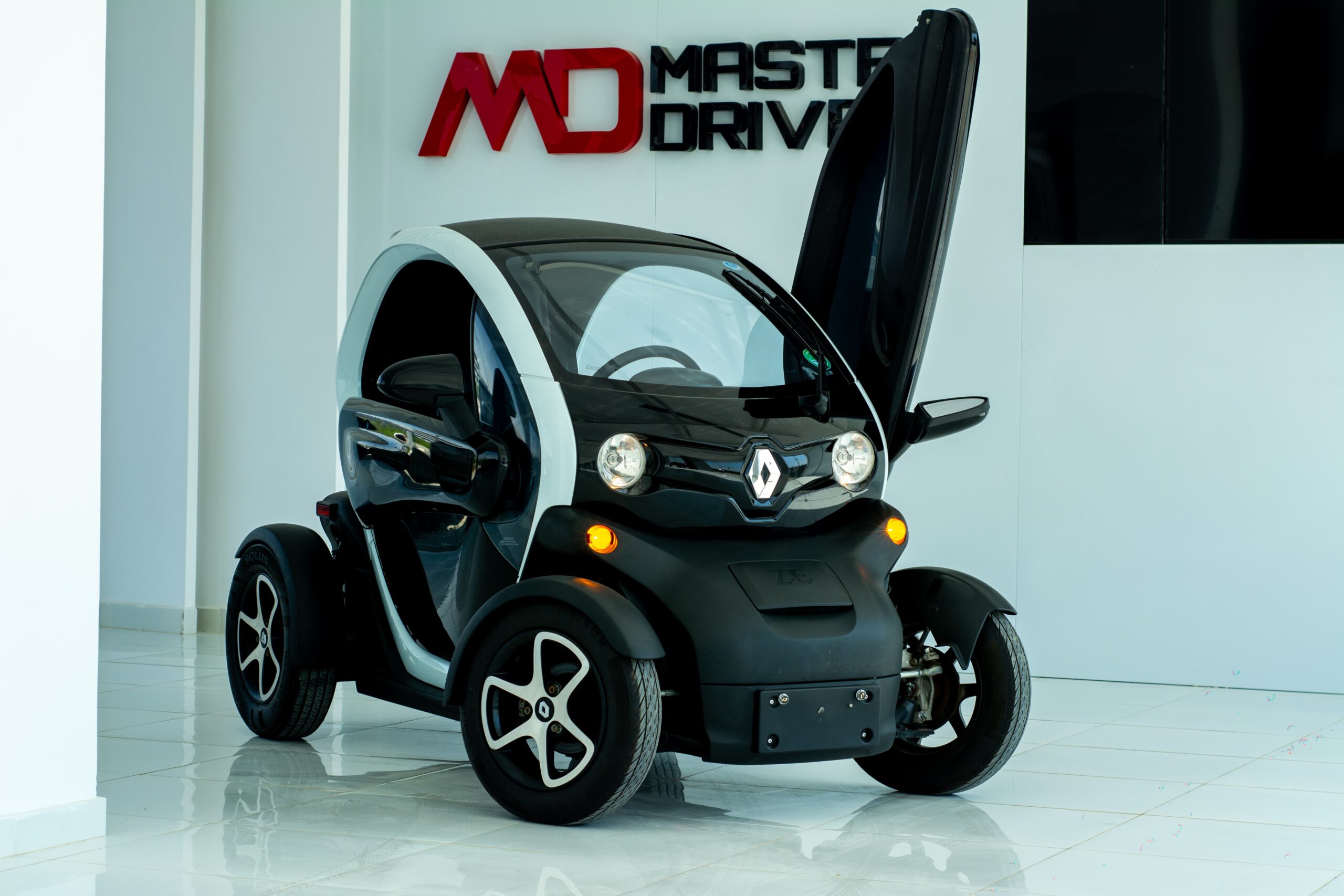 
								Renault Twizy full									