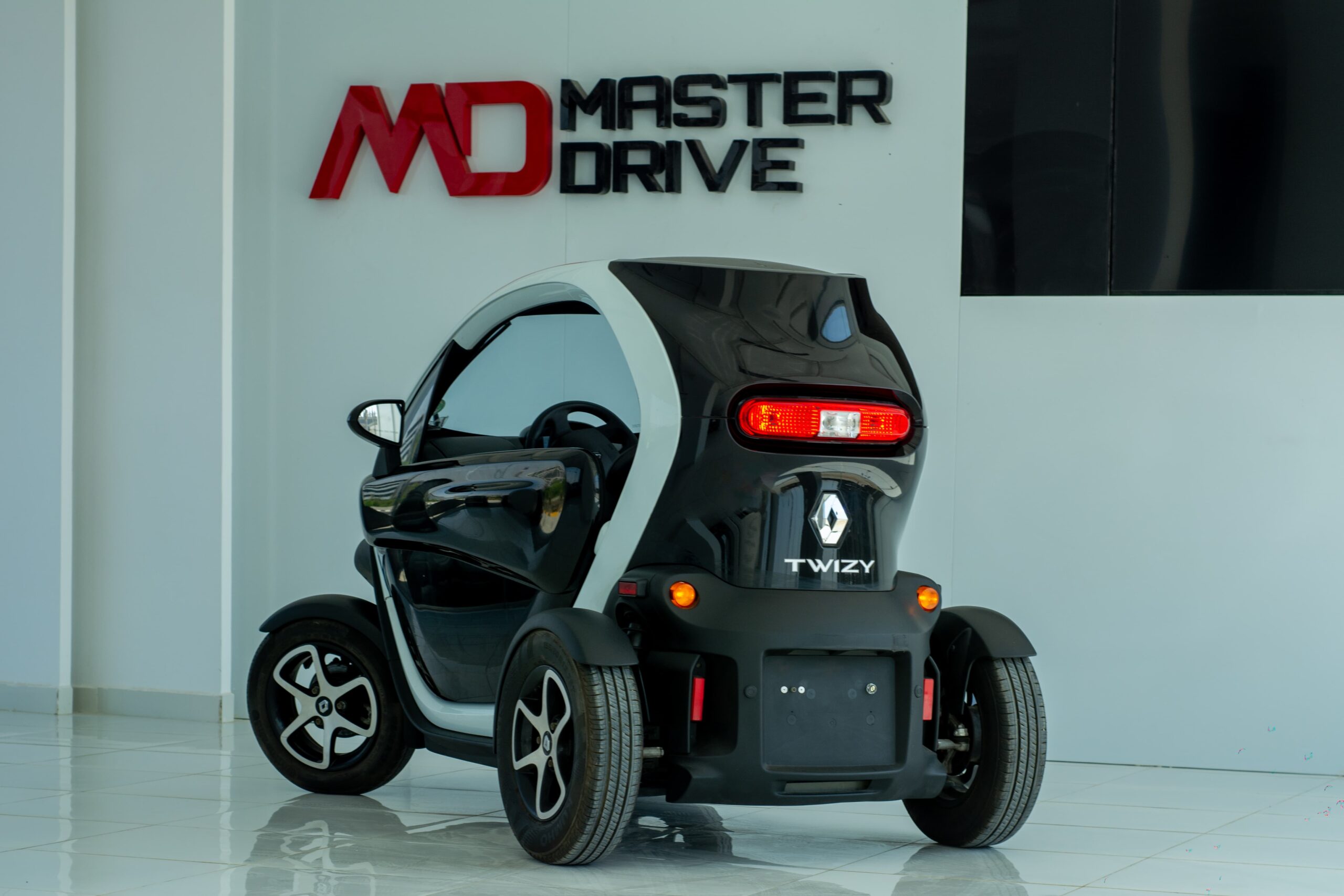 
								Renault Twizy full									
