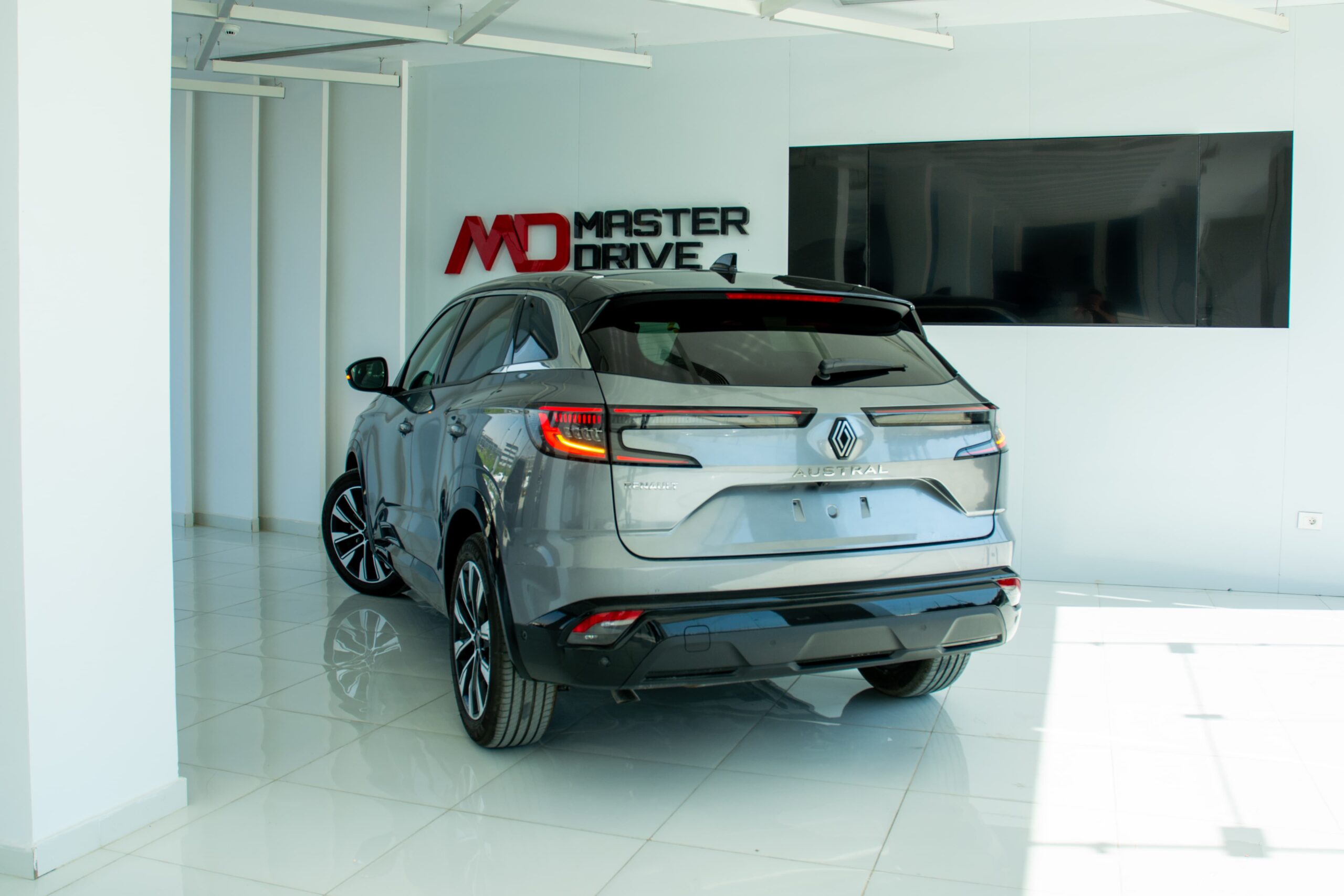 
								Renault Austral full									