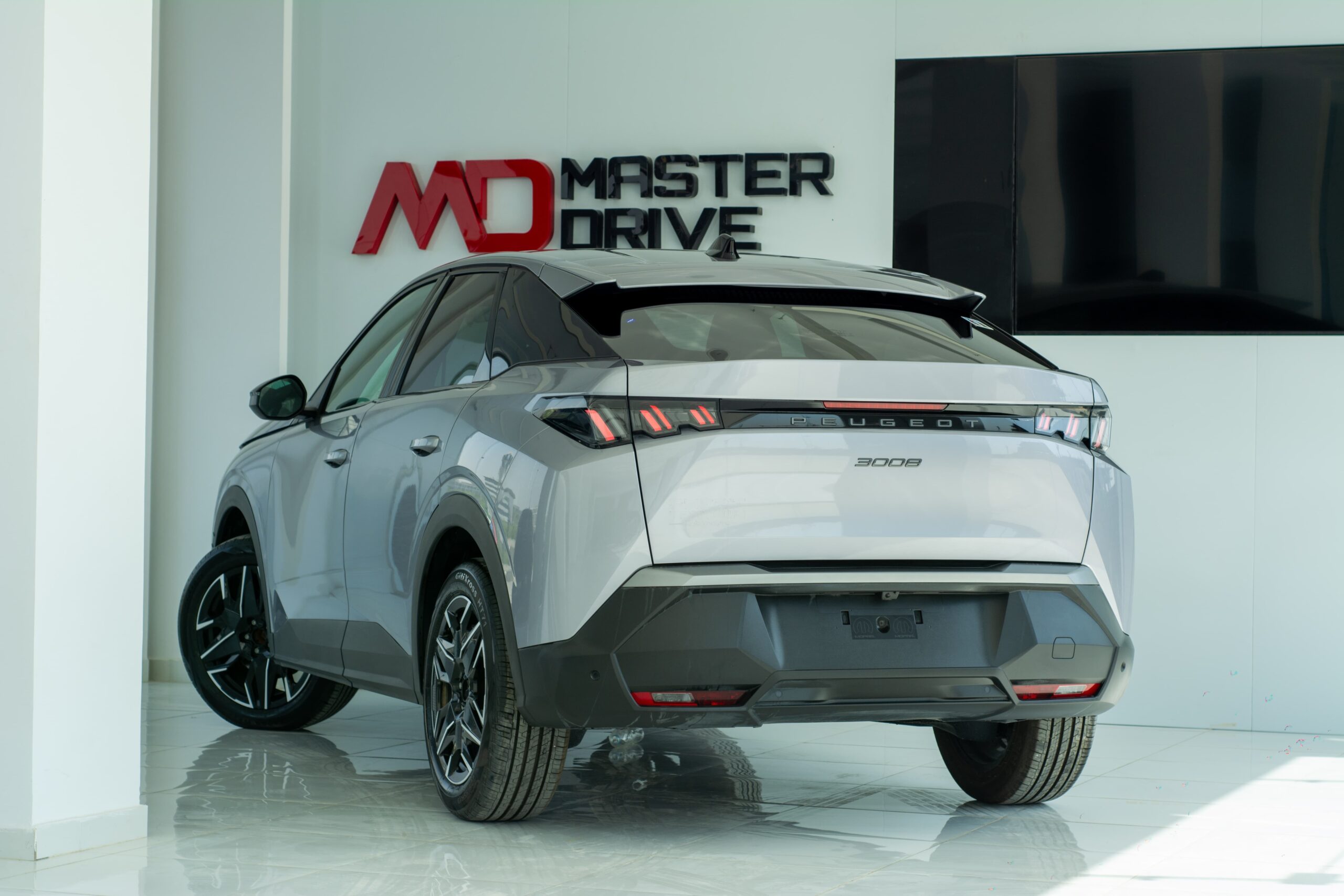 
								Peugeot 3008 full									