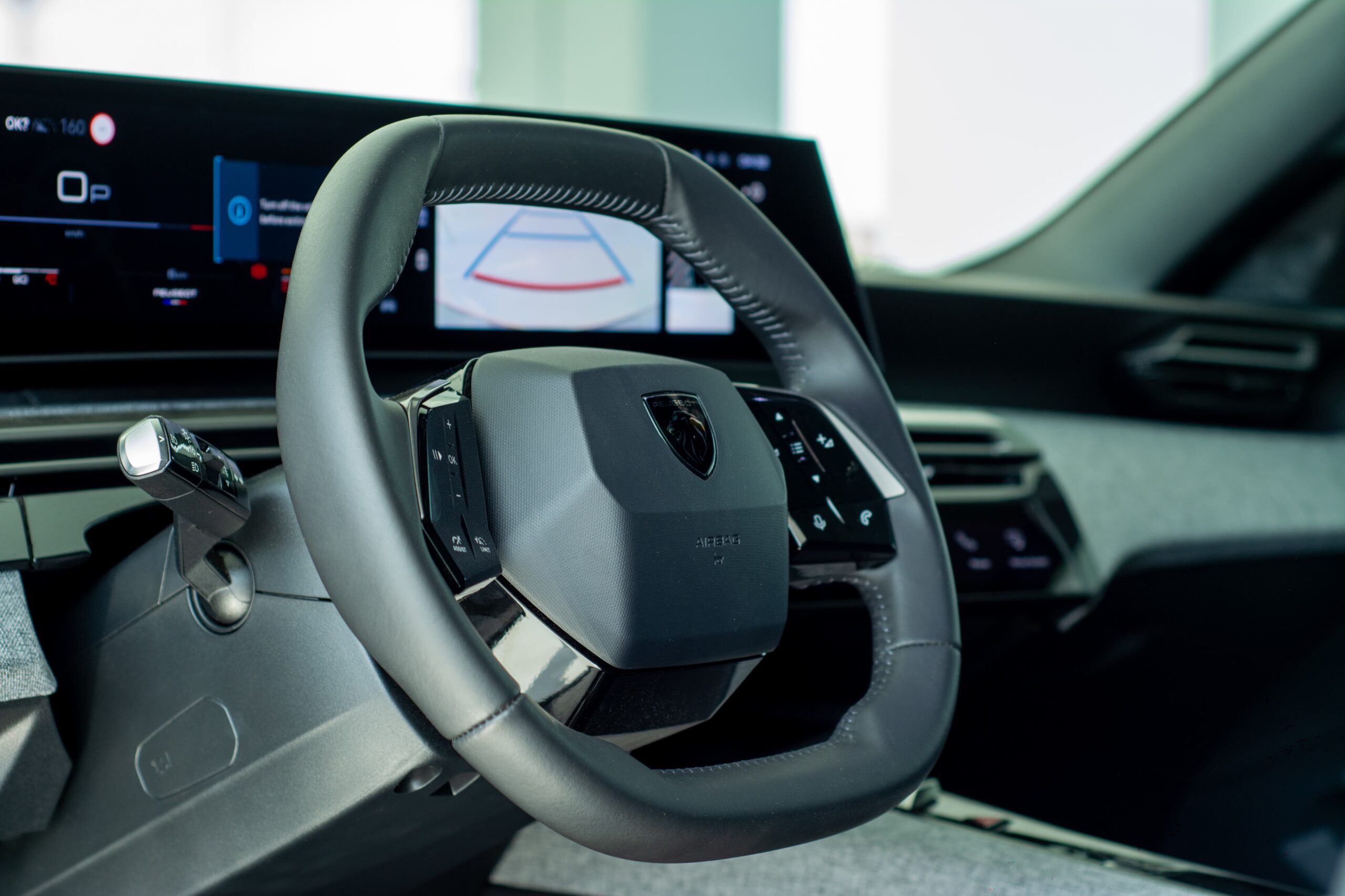 
								Peugeot 3008 full									
