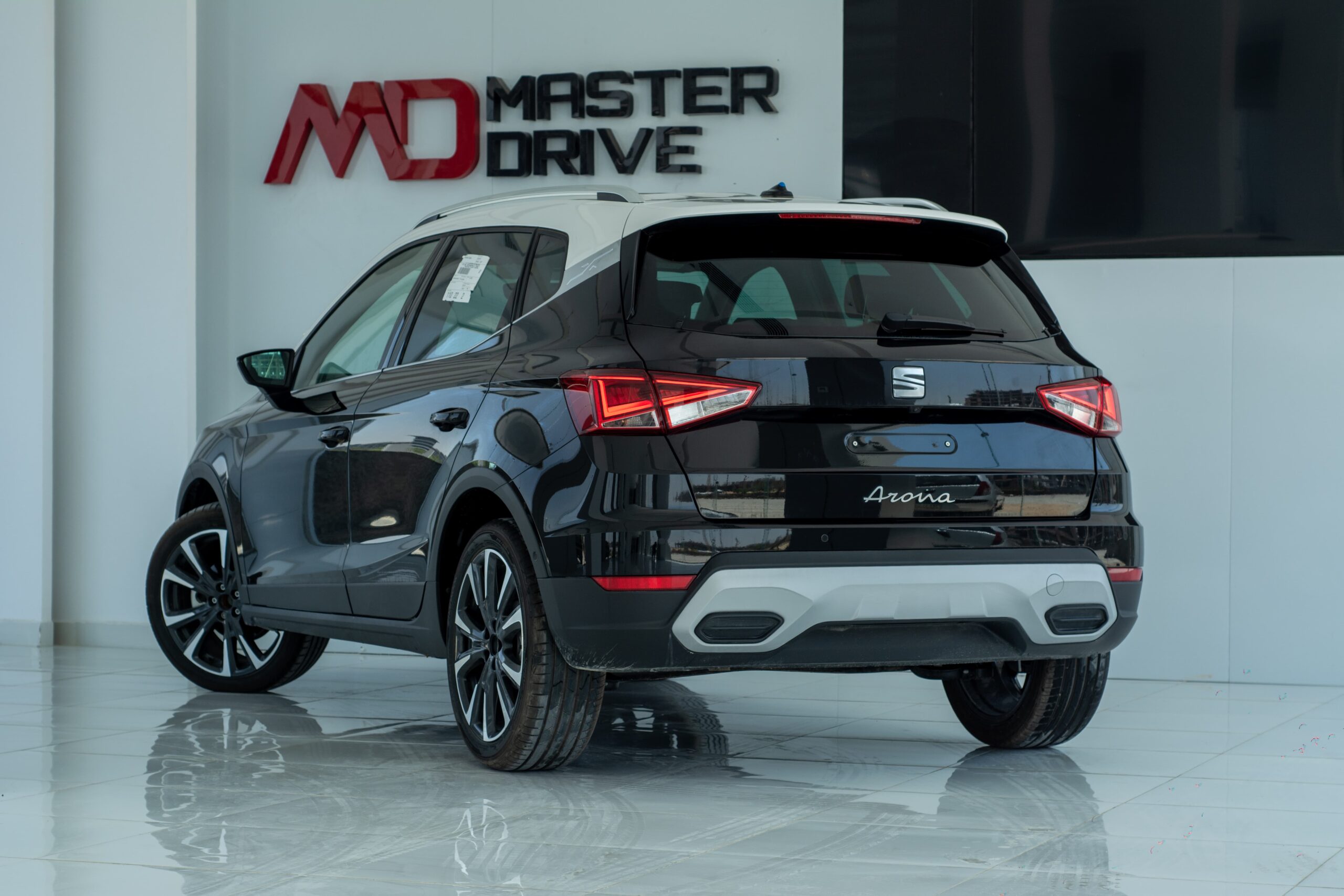 
								Seat Arona full									